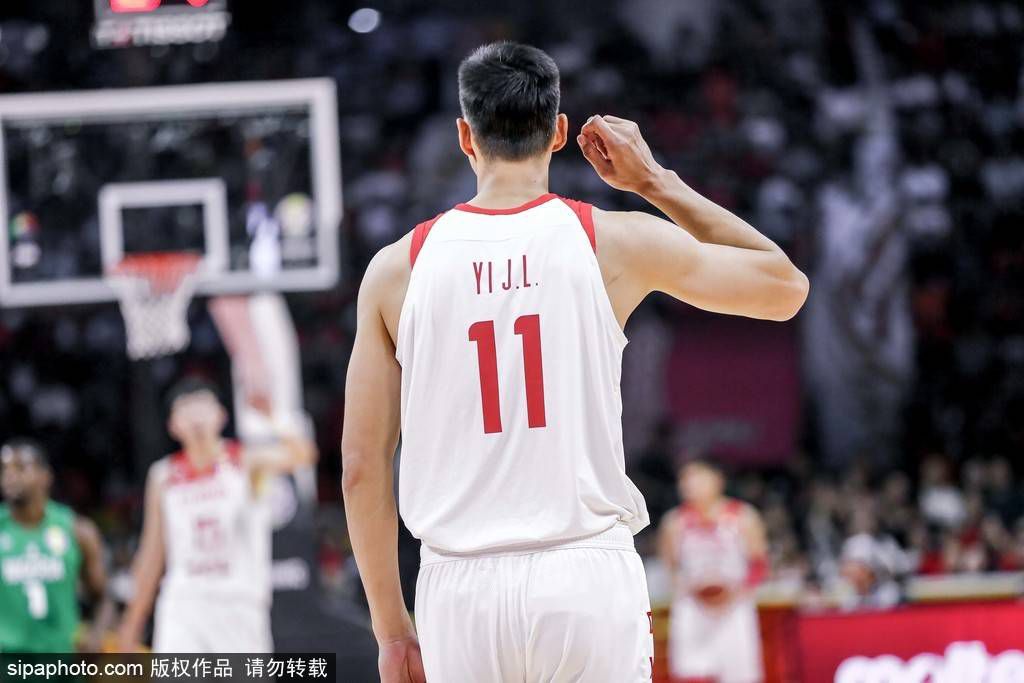 黄金兄弟五子时隔20年再次重聚，之前曝光过的所有画面中，兄弟五人情比金坚；但是在这次预告片中，偷药变偷金，黄金五子深陷到一场跨国阴谋当中，同时亦有兄弟持枪对峙的画面，剧情扑朔迷离，终极BOSS引发猜疑